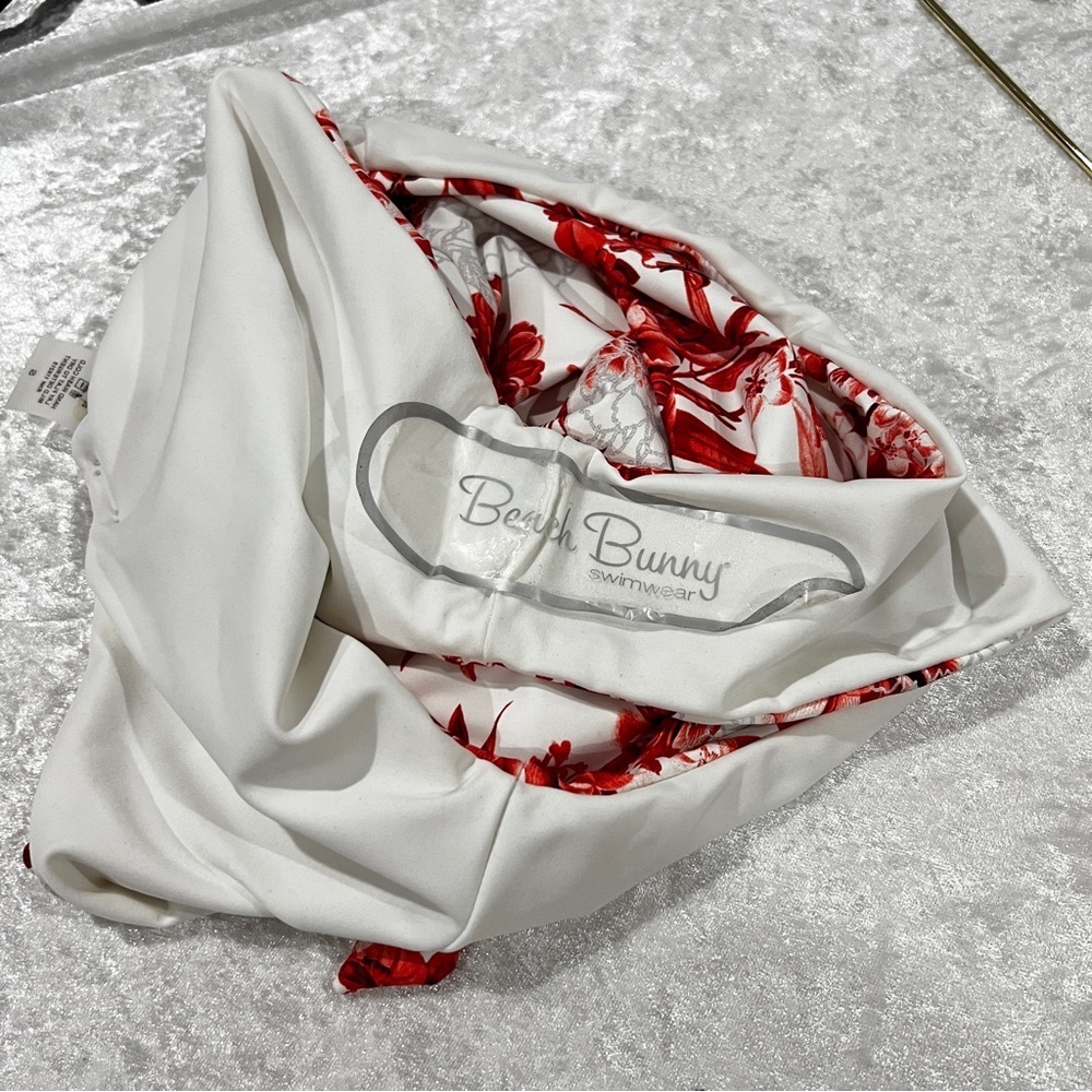 Beach Bunny Red Floral SAMANTHA Cheeky One Piece Swimsuit Size Small Fully Lined - Picture 9 of 11